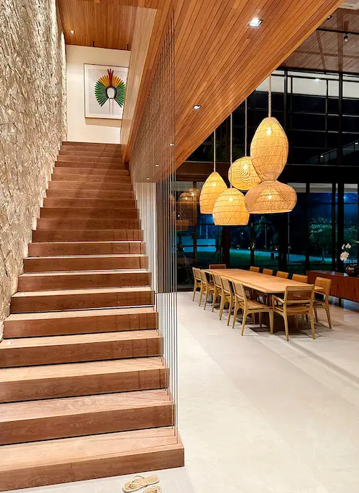 Villagio Felicita II - Casa contemporânea com pé direito duplo projetada por BMF Arquitetura e realizada por FSS Empreendimentos com 350m² de área construída em um terreno de 300m² bifamiliar | Condomínio Art Life, Recreio dos Bandeirantes.